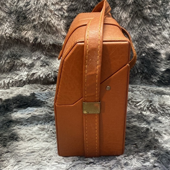 Vintage Pentax Brown Leather Camera Bag with accessories. - Picture 6 of 16